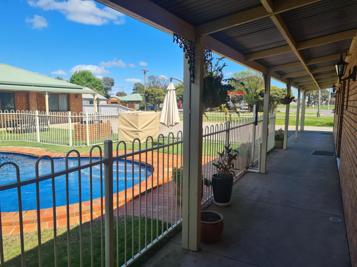 Regency Court Motel Cobram Extérieur photo