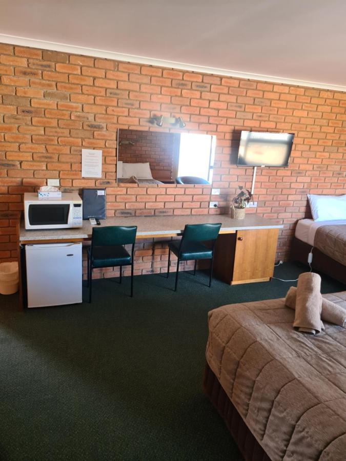 Regency Court Motel Cobram Extérieur photo