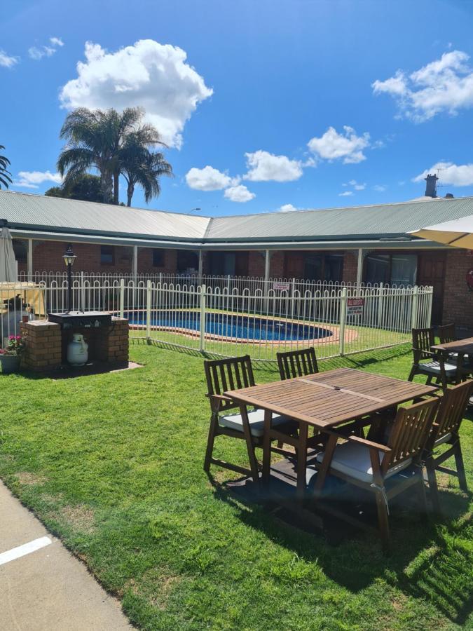 Regency Court Motel Cobram Extérieur photo