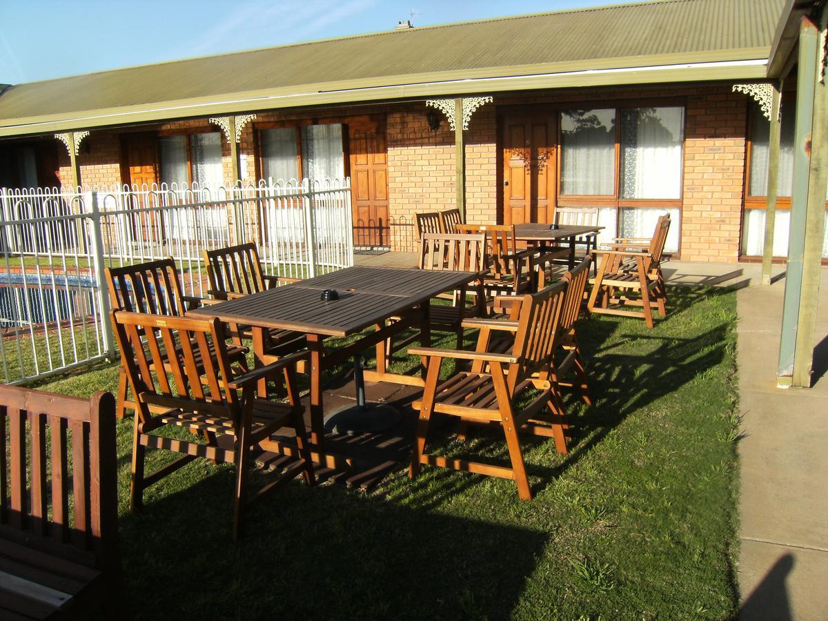 Regency Court Motel Cobram Extérieur photo