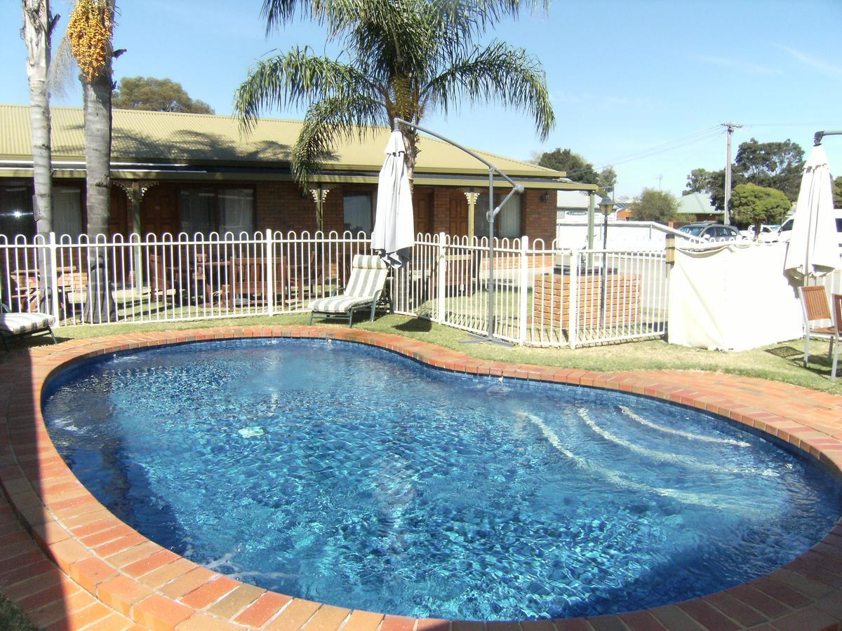 Regency Court Motel Cobram Extérieur photo