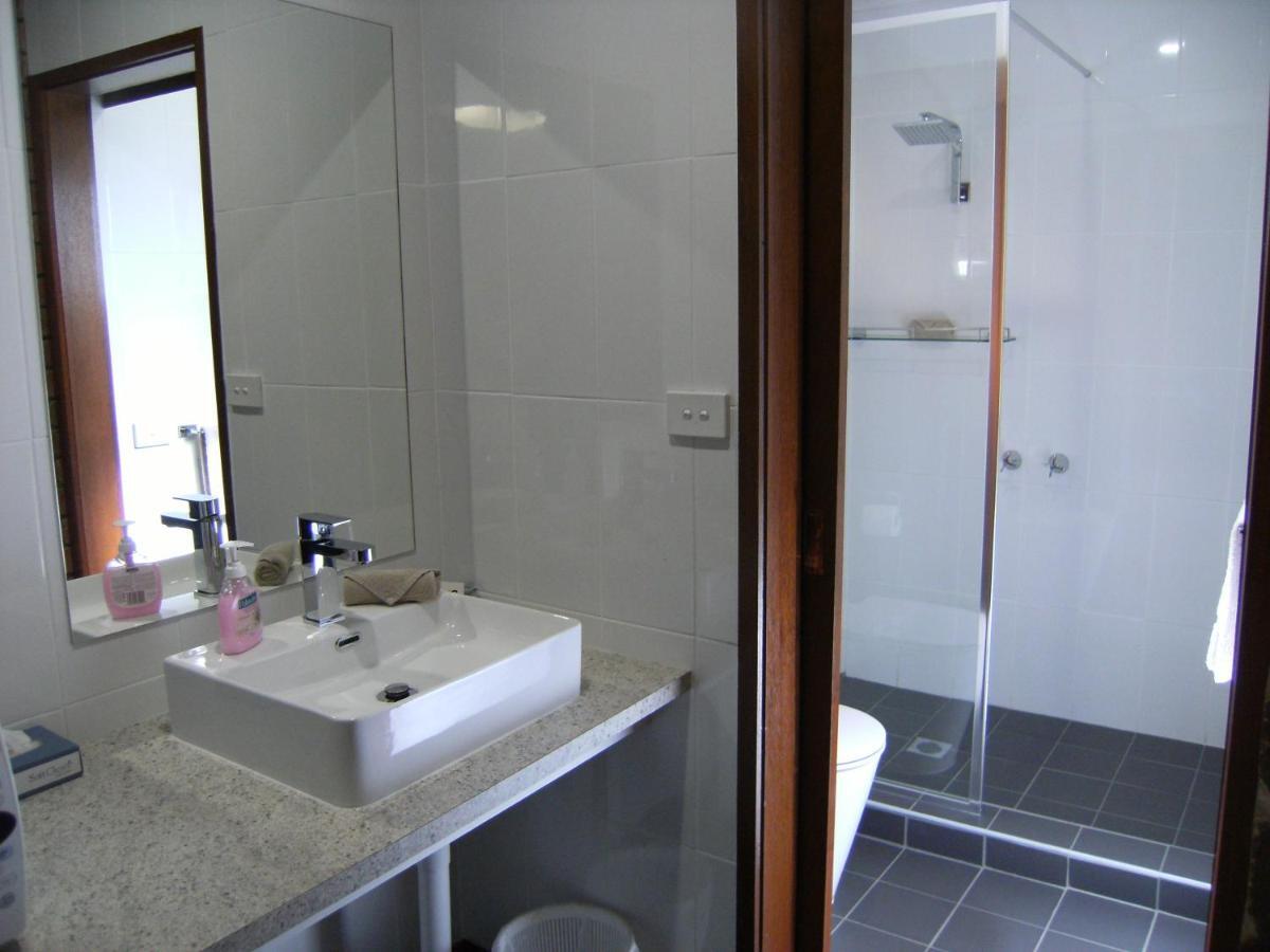 Regency Court Motel Cobram Extérieur photo